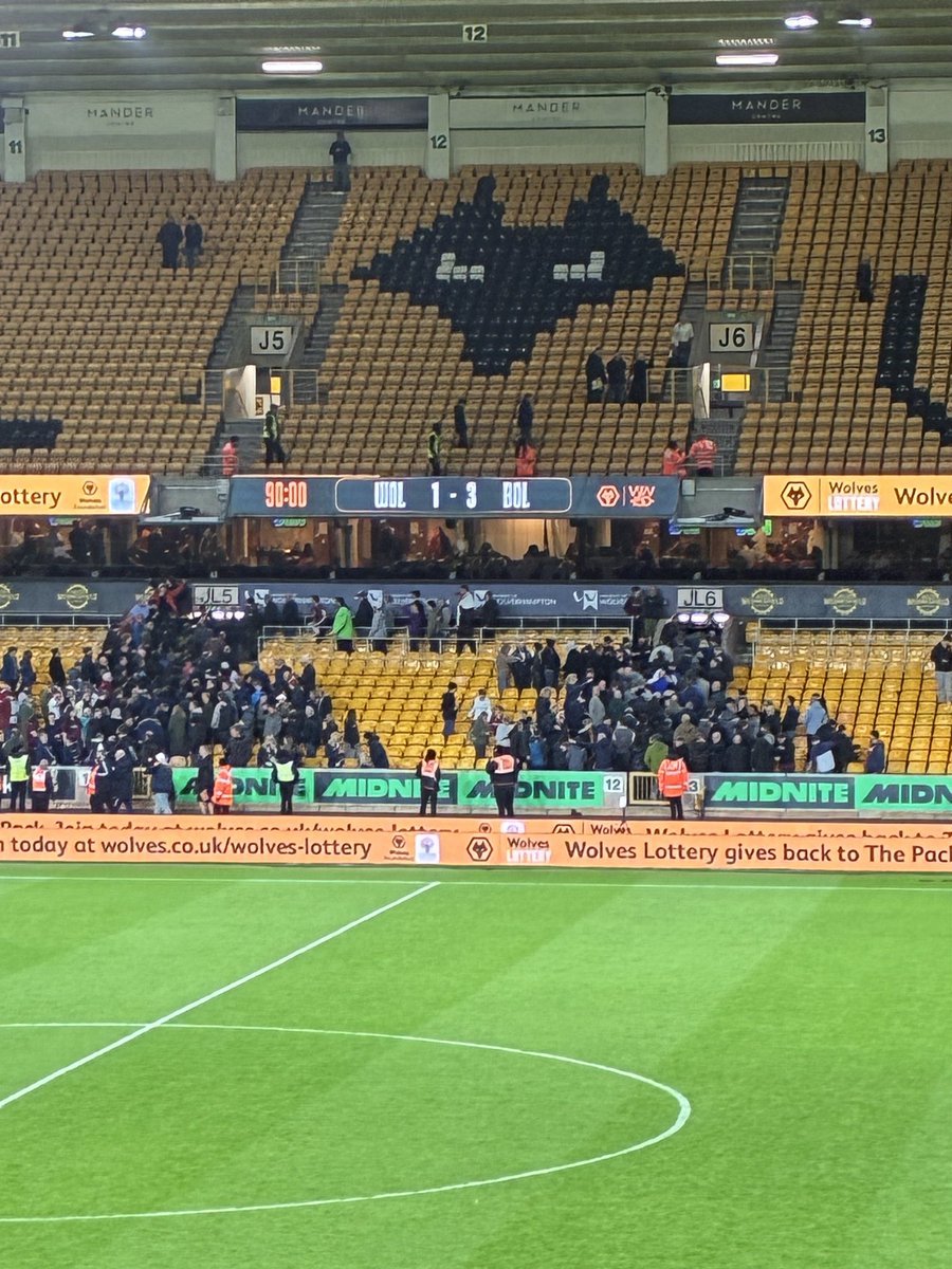FredericNdie's tweet photo. What a thoroughly enjoyable Tuesday evening that was…incredible performance and the away end was unreal 👏🏻 

Super John was having the time of his life…commentary cam should make decent viewing I suspect 😁

As the great man said on air, “We own this pla https://t.co/Dd0iXGnL5n