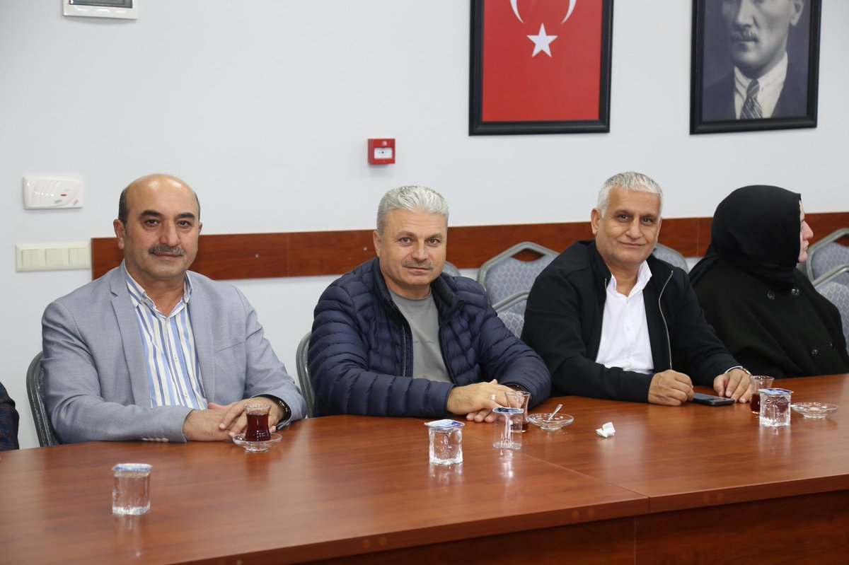 akpartiesenlerr's tweet photo. İlçe Başkanımız Emrullah Erkuş’un başkanlığında haftalık olağan ilçe yönetim kurulu toplantımızı gerçekleştirdik.

Teşkilat çalışmalarımızı ele alarak Esenler’imiz için yürüttüğümüz çalışmalar üzerine istişarelerde bulunduk.

#HerMahallesiyleHerHikayesiyleEsenler https://t.co/dCoCKJuPtj