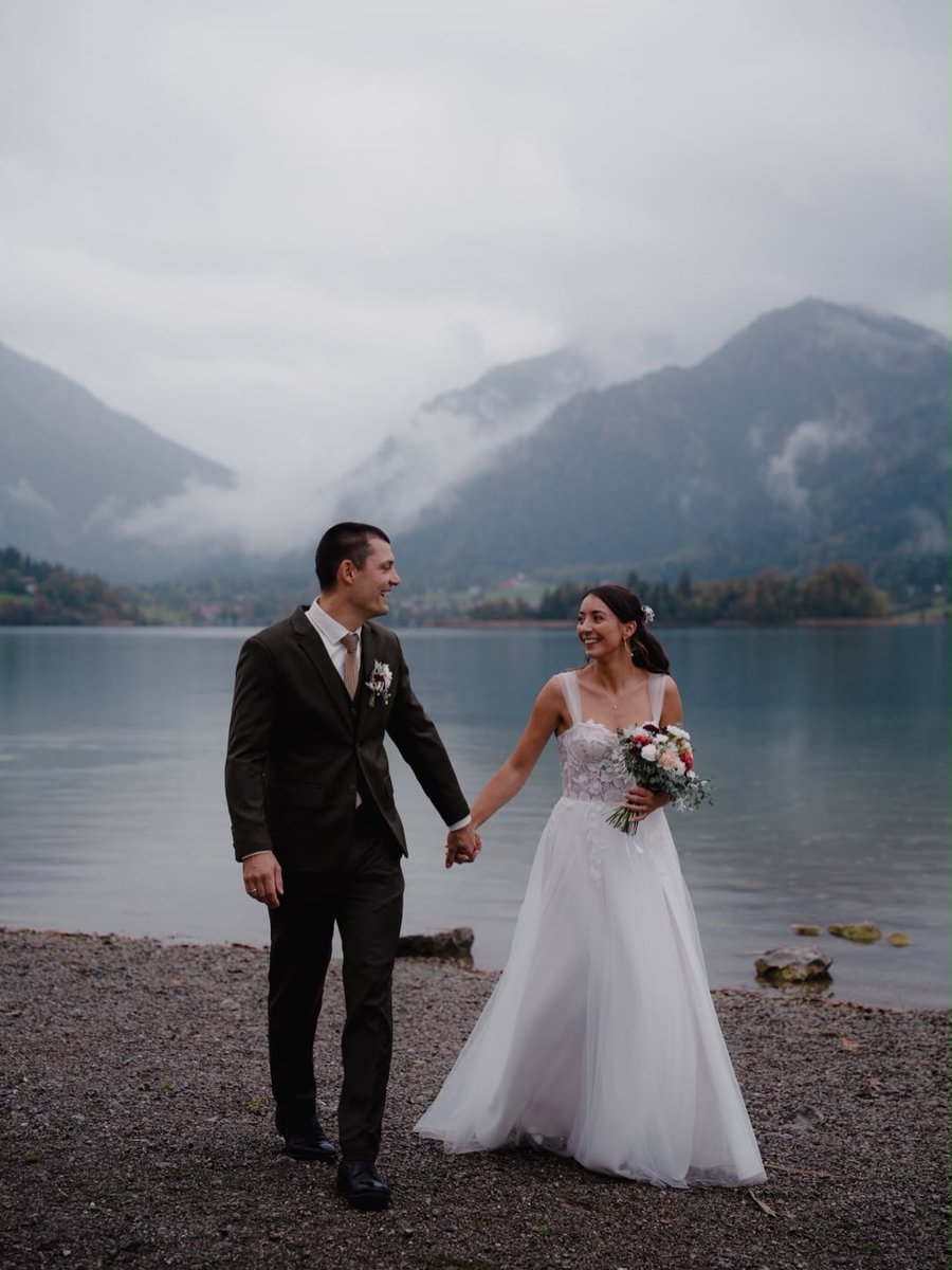 fs_gossips's tweet photo. Nicole Schott got married! 💍🤍 Congratulations on this beautiful new chapter in her life! ✨🥂
photos Dennis Schott
#iceskate #iceskating #フィギュアスケート #figureskate #figureskating https://t.co/uABYQt0rRr