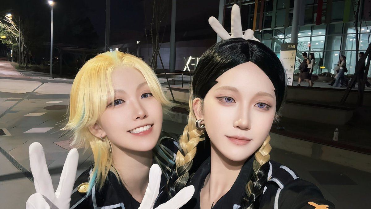 onioniyaonis's tweet photo. 사진 올리는거 까먹었다 ☠️
란린도 즐거웠다~~💜💜💜 https://t.co/JYFDhHiILB