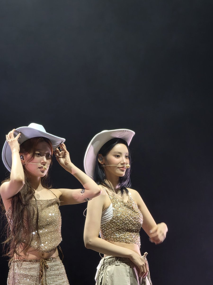 OnceKira's tweet photo. All idols become cowgirls at least temporarily when in Texas
#Art_of_Blueblood
#ArtmsinGrandPrairie https://t.co/SuqevPZElI