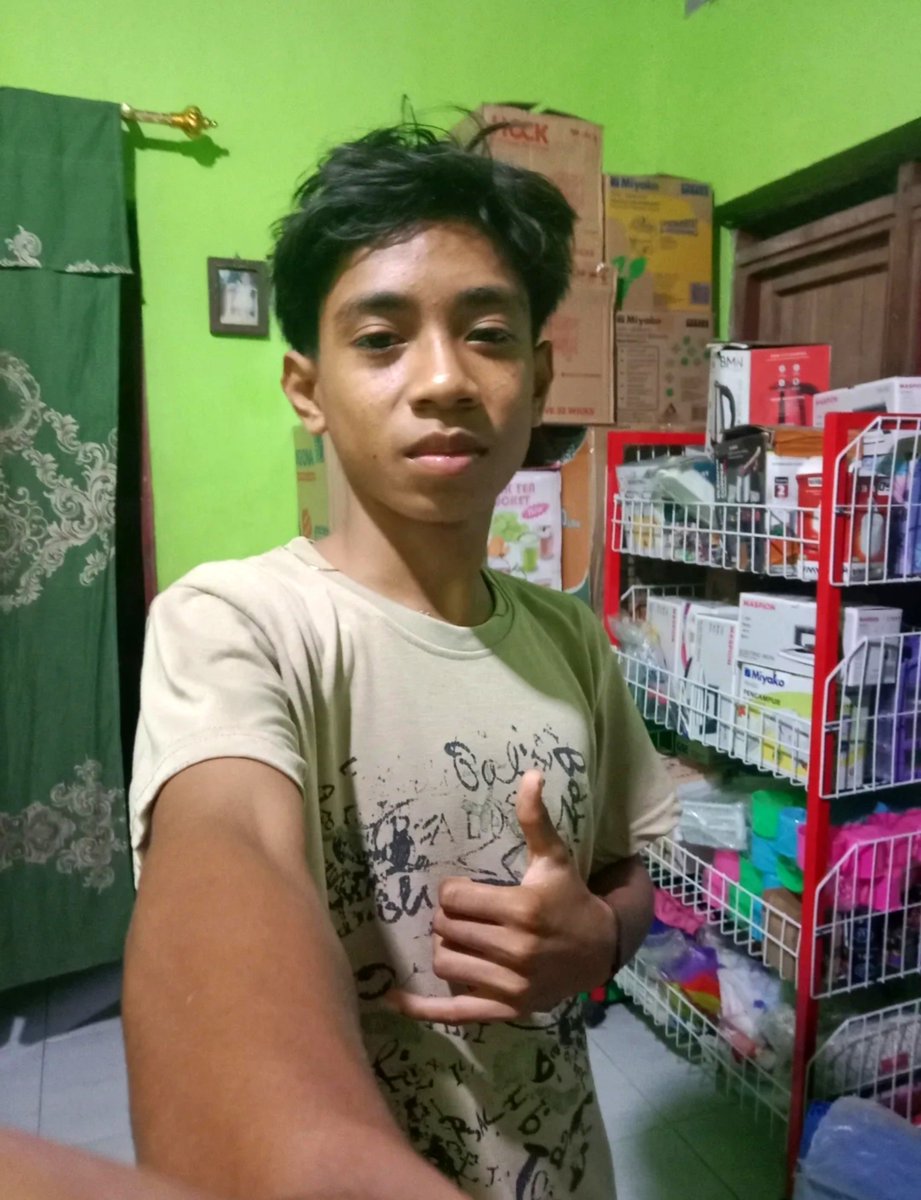 bintangj72's tweet photo. Haii, salken semua nya
#smp
#jombloo
#nedtemenmalaysia https://t.co/Xd8uukjen3