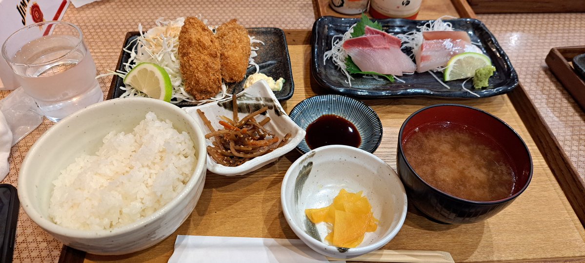 eringitabetaico's tweet photo. 広島に視察に来て昼カキフライ https://t.co/3ASSh35dMi