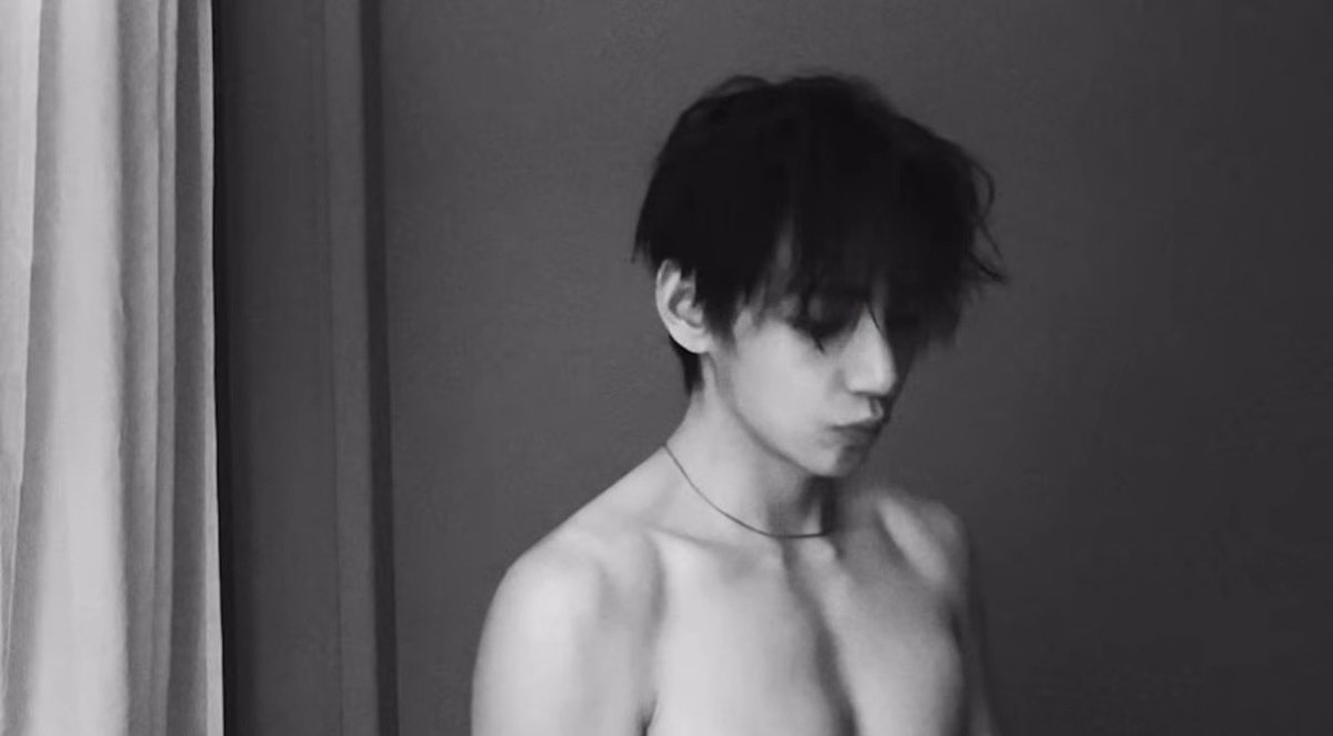 velvetjinn's tweet photo. 7 times an hour or whatever his bf said https://t.co/DAfSYVzONs