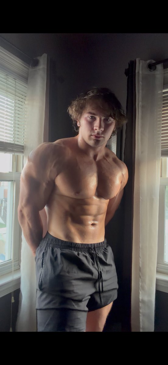 PaulJacksonFit's tweet photo. #viral #gym #bodybuilding #fyp #fitness https://t.co/Ts6KTFJuaL