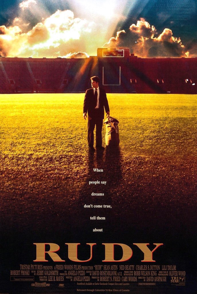FilmNewsNos's tweet photo. 🎬MOVIE HISTORY: 33 years ago today, October 13, 1993, the movie ‘Rudy’ opened in theaters!
@SeanAstin @Jon_Favreau #NedBeatty #CharlesSDutton #RobertProsky #JasonMiller #LiliTaylor #MitchRouse #ChelcieRoss #RonDean #JohnBeasley #VinceVaughn #RudyRuettiger #DavidAnspaugh https://t.co/ak1kYzEBgf