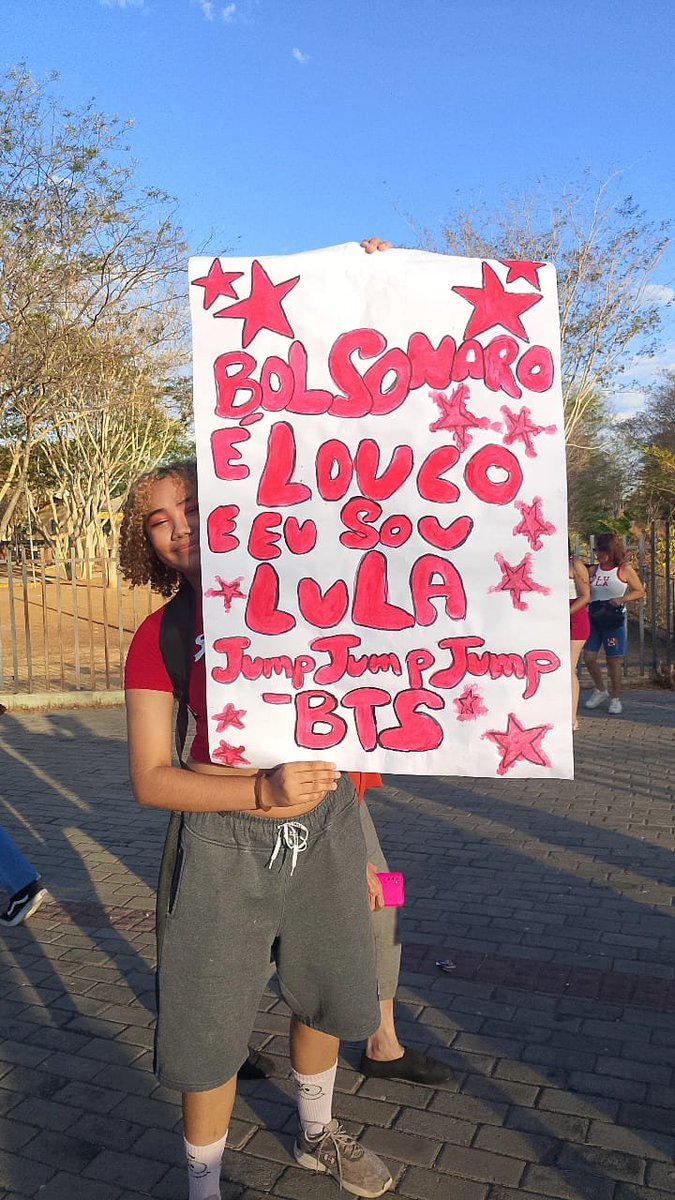diskqlqr's tweet photo. hj na frei foi babado https://t.co/Dh7xUaoxvo