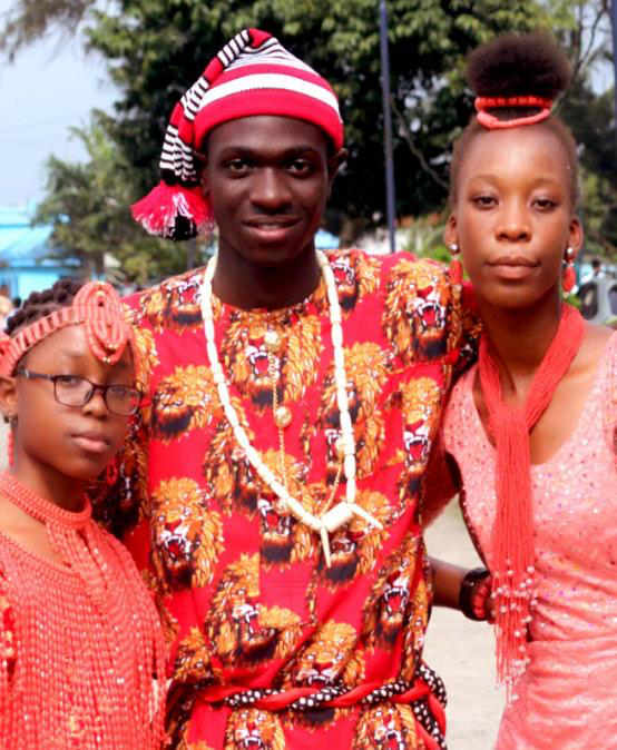 fruitsalad247's tweet photo. We all remember the school cultural days when you were tying beads in your hair, no ichafool to see. You will never see a Yoruba parent send their children to cultural day in school without gele. #GeleisGele https://t.co/u8Z2XPB3RO