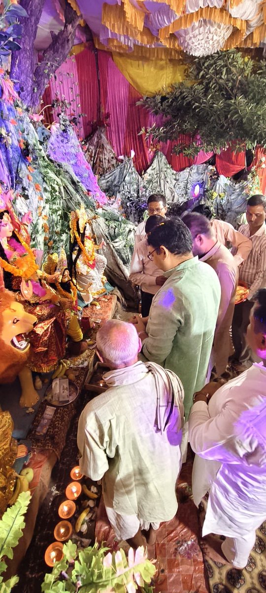 DrKVermabjp's tweet photo. 🚩🌺 भैठिया गाँव में नवरात्रि दरबार का भव्य शुभारंभ! 🙏

माँ दुर्गा के आशीर्वाद से मुख्य अतिथि के रूप में सम्मिलित होकर श्रद्धालुओं का स्नेह एवं सम्मान प्राप्त किया। माँ जगदम्बे सभी पर अपनी कृपा बनाए रखें। 🌺🚩

🙏 जय माता दी!

#DrKaushalVerma #डॉ_कौशल_वर्मा #नवरात्रि #bjpup https://t.co/5xGRLBt9OZ