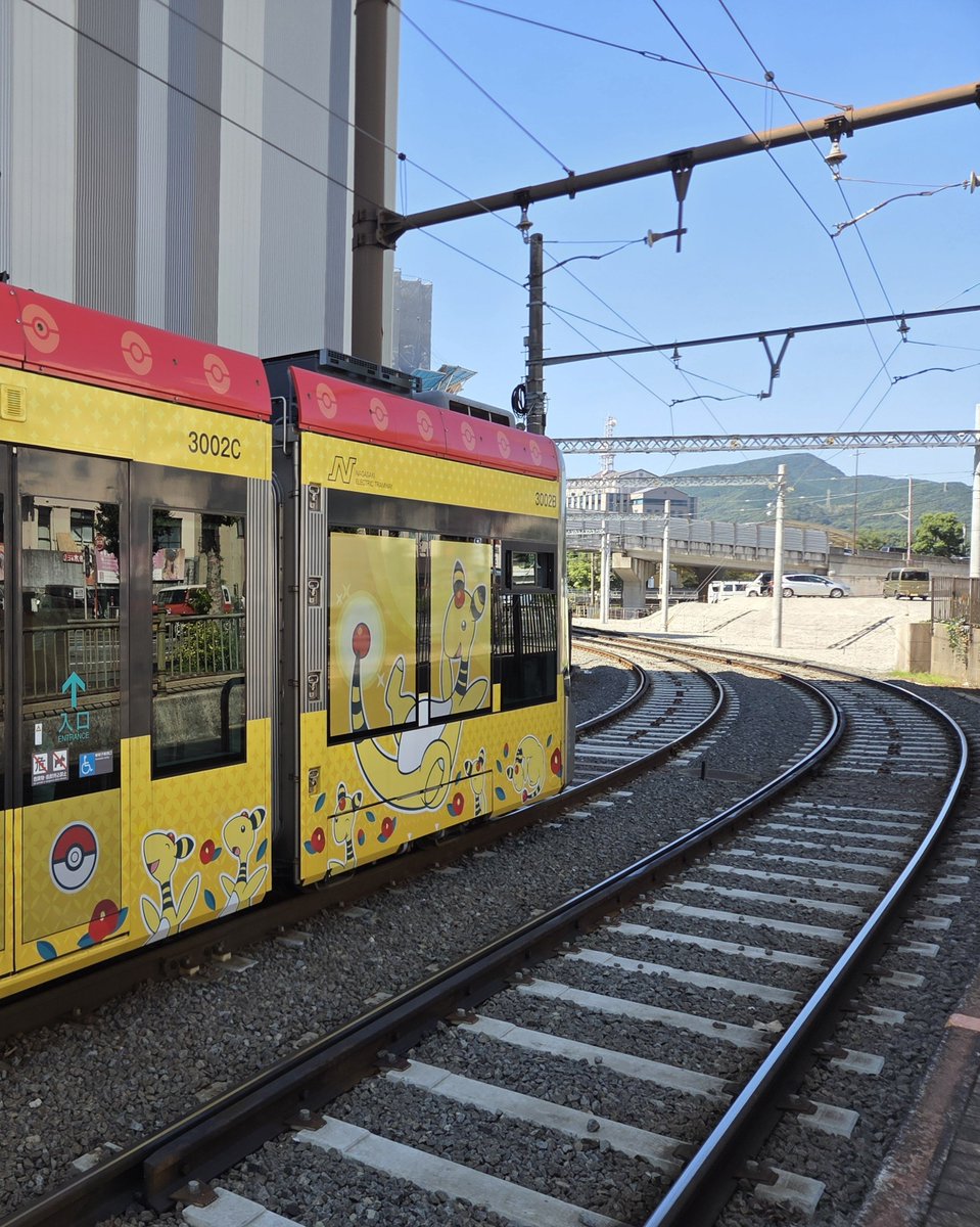 takieruZ's tweet photo. 修学旅行の路面電車にデンリュウいてめっちゃ興奮した https://t.co/eZLTAKQNdr