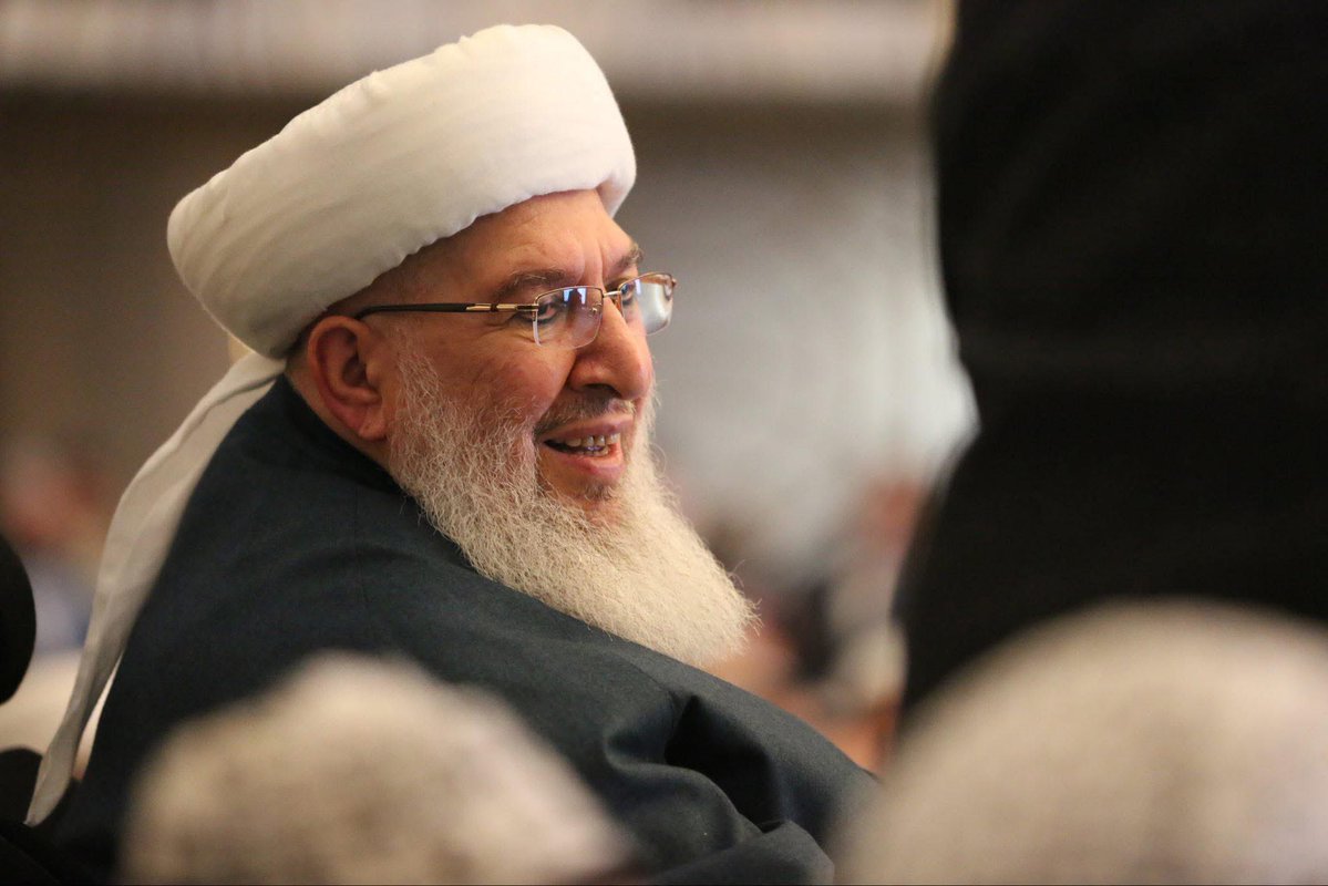 sirat_imustakim's tweet photo. “Sizden isteğimiz namazlarınızı dosdoğru kılmanızdır. Sûfîlerin kalplerini kırmayın. Bu tekke ne bizimdir ne sizindir; burası Resûlullah'ındır (sallallahu aleyhi vesellem). Biz de onların hizmetkârıyız.”

Ğavs-i Sani ��eyh Seyyid Abdulbaki ElHüseyni hz. (kuddise sırruhû) https://t.co/fMxRD410lb