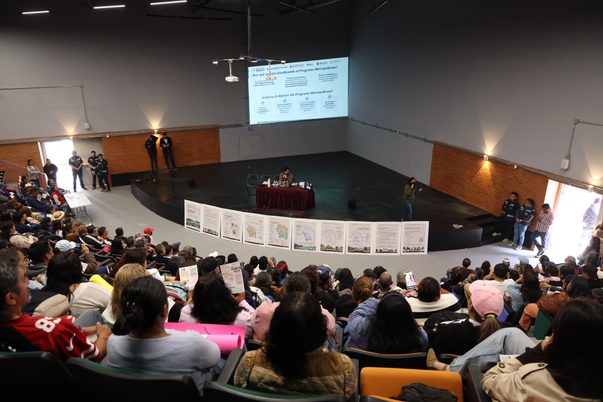GobCDMX's tweet photo. 🏙️ Continúa la Consulta Pública del #ProgramaMetropolitano. En esta ocasión, el Espacio de Diálogo e Intercambio se realizó en la UTOPÍA Oyamel Cen Tlalli, en La Magdalena Contreras.

Durante la jornada se compartió información sobre el Programa y se recibieron opiniones, propuestas y comentarios de la ciudadanía para enriquecer esta visión metropolitana.

Tu participación es fundamental para sumar distintas perspectivas a este proceso.

Consulta sedes, fechas y modalidades de participación en:

https://t.co/GUmBAaTQDh