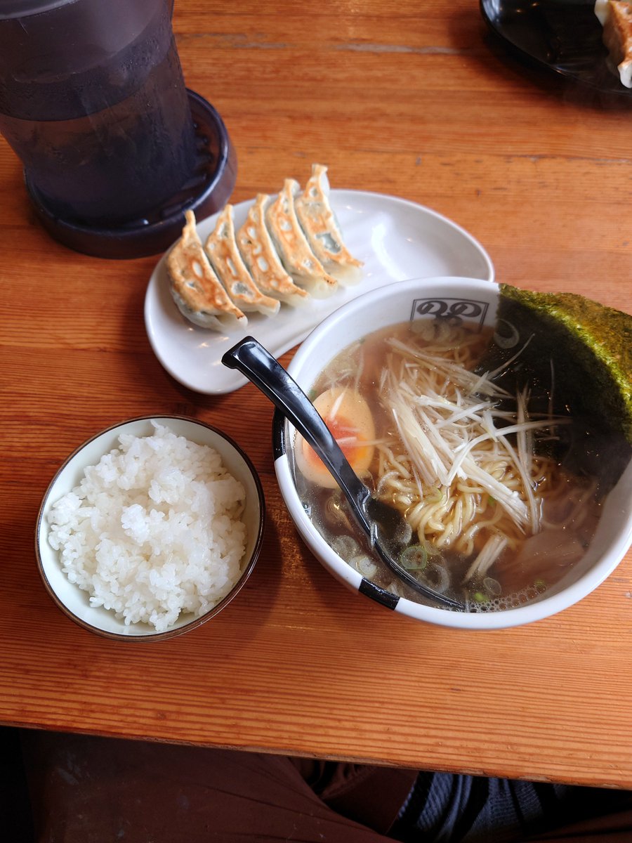 turumi_2021's tweet photo. ラーメン  のしめ

にぼし醤油ラーメン
しそ餃子セット

じんわり沁みる優しいにぼしスープ🍜😋😍うんまぁ
しそ餃子も旨し‼️😋😀👍

今日の現場飯👷 https://t.co/bq8f7hV6zr