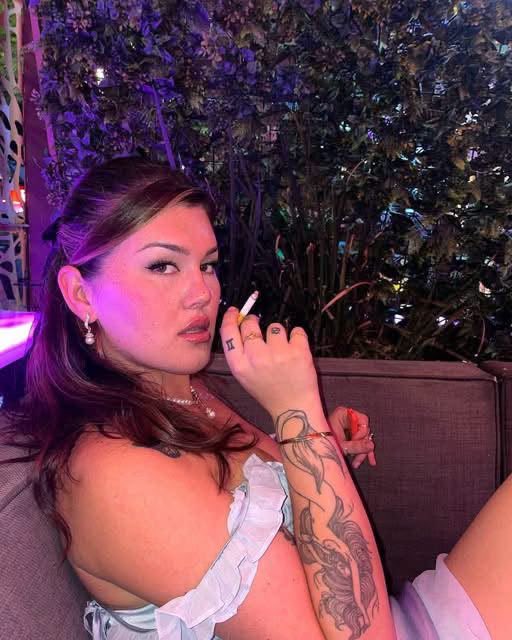 DiasyTaylorl's tweet photo. Would you date a trans woman (be honest)? 🏳️‍⚧️

◯ Yes ◯ No https://t.co/dAVNNut4uz