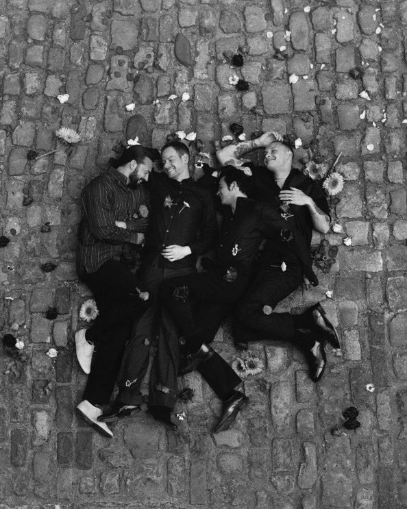 1989healy's tweet photo. 4 years https://t.co/HvpKvRacni