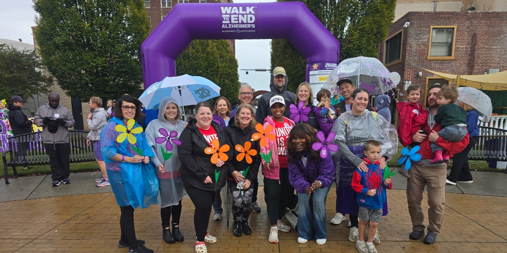 AlzAssocWNC's tweet photo. A rainy Saturday couldn't dampen the spirits of our #Walk2EndAlz community in Gaston/Cleveland/Lincoln — or their efforts to advance Alzheimer’s research, care and support! We're grateful for your no-quit commitment. 💜

Join us at a Walk near you! 
👉 https://t.co/fn5t7TpHGq https://t.co/tJQwHxsaIS