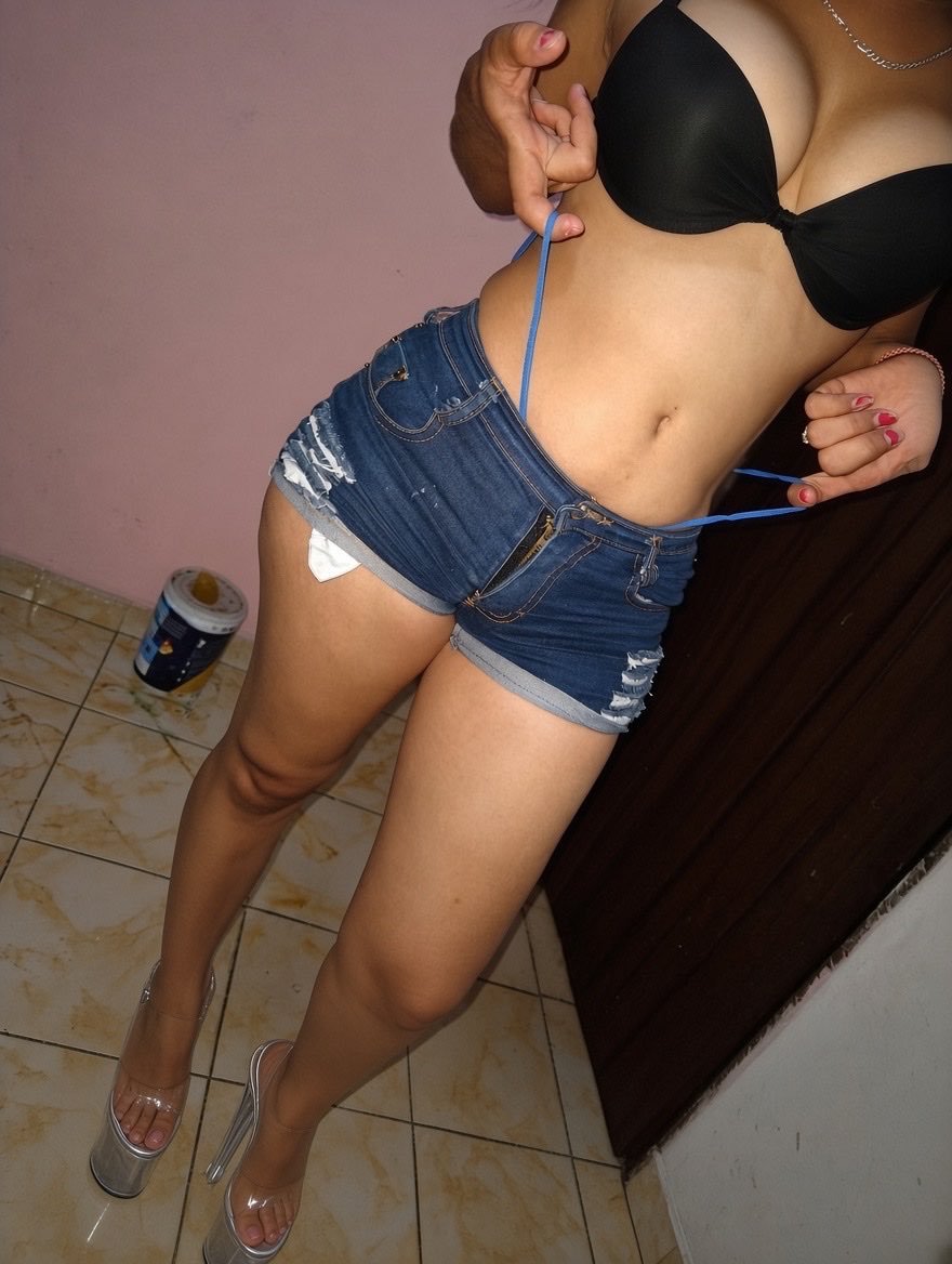 Fernand30530173's tweet photo. No sean malos pasen link de grupos de watssap swinger o de ambiente somos pareja https://t.co/sZCNSqBqyO