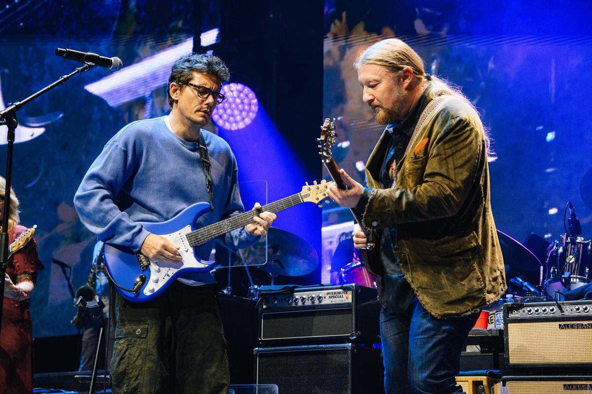 JohnMayer's tweet photo. What a whirlwind the last two weeks have been. I got to play with @DerekAndSusan  and @treyanastasio at @EricClapton 's @Crossroads2013 . I inducted my friend Paul Reed Smith of @prsguitars  into @guitarcenter 's RockWalk. I celebrated @TheRealBuddyGuy 's 90th birthday with my extended musical family at @RadioCity . I announced @SphereVegas shows. I played a special one-off solo show in my home state of CT at @MoheganSun . I jammed with Dave Grohl for his @hopethemission  charity event at Chaplin Recording Studio . And in one of the more thrilling opportunities I’ve ever been given, I backed up the legendary @Officialannielx  along with my dear sweet friend Wendy Melvoin @WIGMusicRecords on “Sweet Dreams,” which I think is apropos given the wild ride I’ve just been on. I’m a lucky dude. More fun soon…