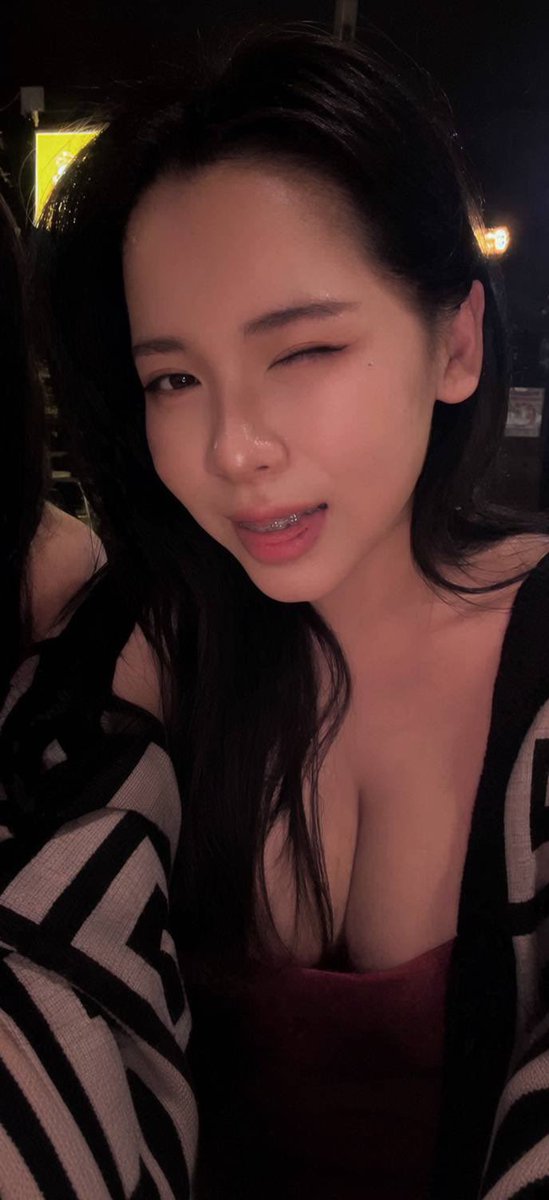 Donutchifuu's tweet photo. ชอบชุดเห็นเนินป่ะ https://t.co/eLDuOXuahX