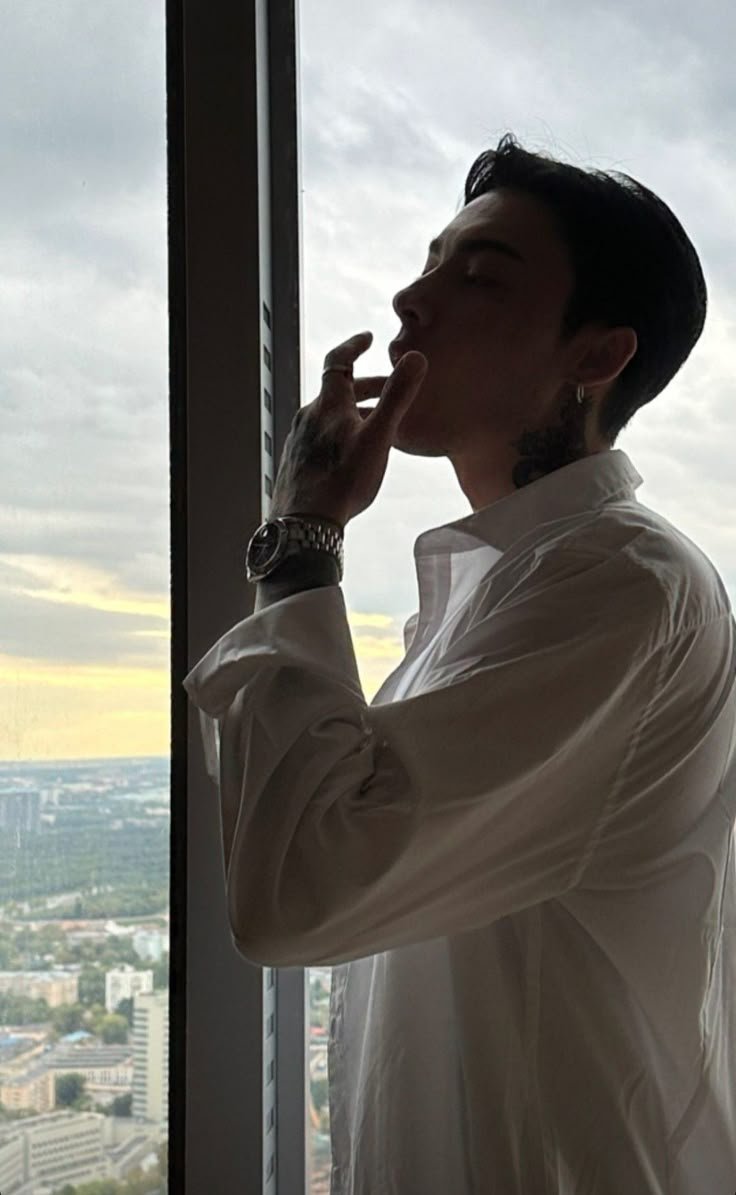 nikox84's tweet photo. Selamat pagi.

Sudah bangun, atau masih betah bersembunyi di balik mimpi? Jangan membuatku menunggu terlalu lama.

Nikmati pagi kalian, dan jangan membuat masalah sebelum sarapan. https://t.co/ajjfHwlGaJ