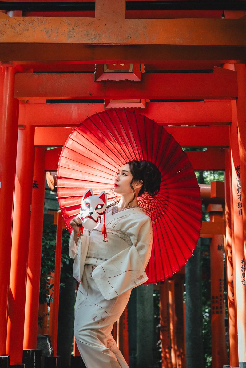akanezawa's tweet photo. 久しぶりに着物撮影👘
秋🍁ですね！
photo by 越後屋助六 https://t.co/WLT1XQ5Jqy