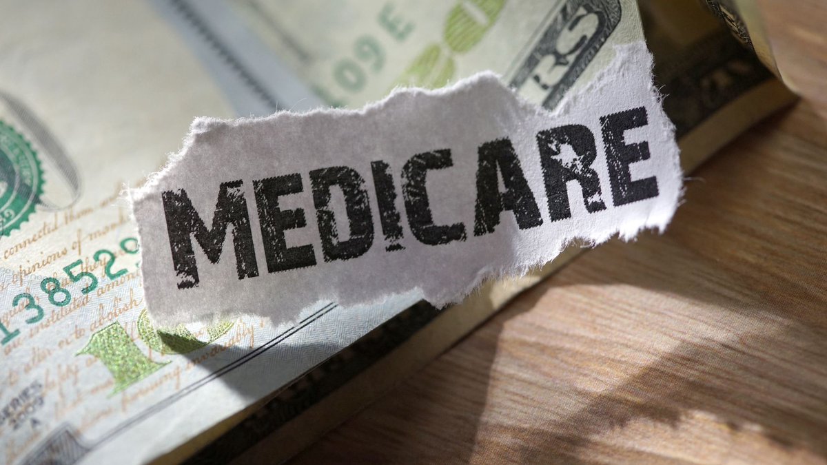 WinnTrivette2's tweet photo. 3 checks before considering an annuity:

Calculate healthcare costs not covered by existing income.

Compare payout guarantees, fees, and withdrawal restrictions.

Keep accessible savings for emergencies and care needs.

Would you trade liquidity for dependable lifetime income?

Read the full article here: Using Annuities as a Healthcare Expense Buffer in Late Retirement
https://t.co/IMtVZz1480