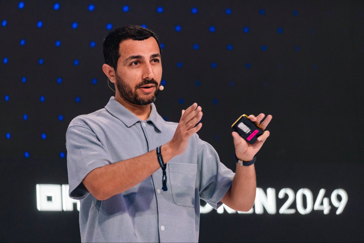 muneeb's tweet photo. The frontier of bitcoin is privacy, post-quantum, and safety from AI threats.

We’re pushing this frontier @Stacks 👊 https://t.co/EJFfooieti