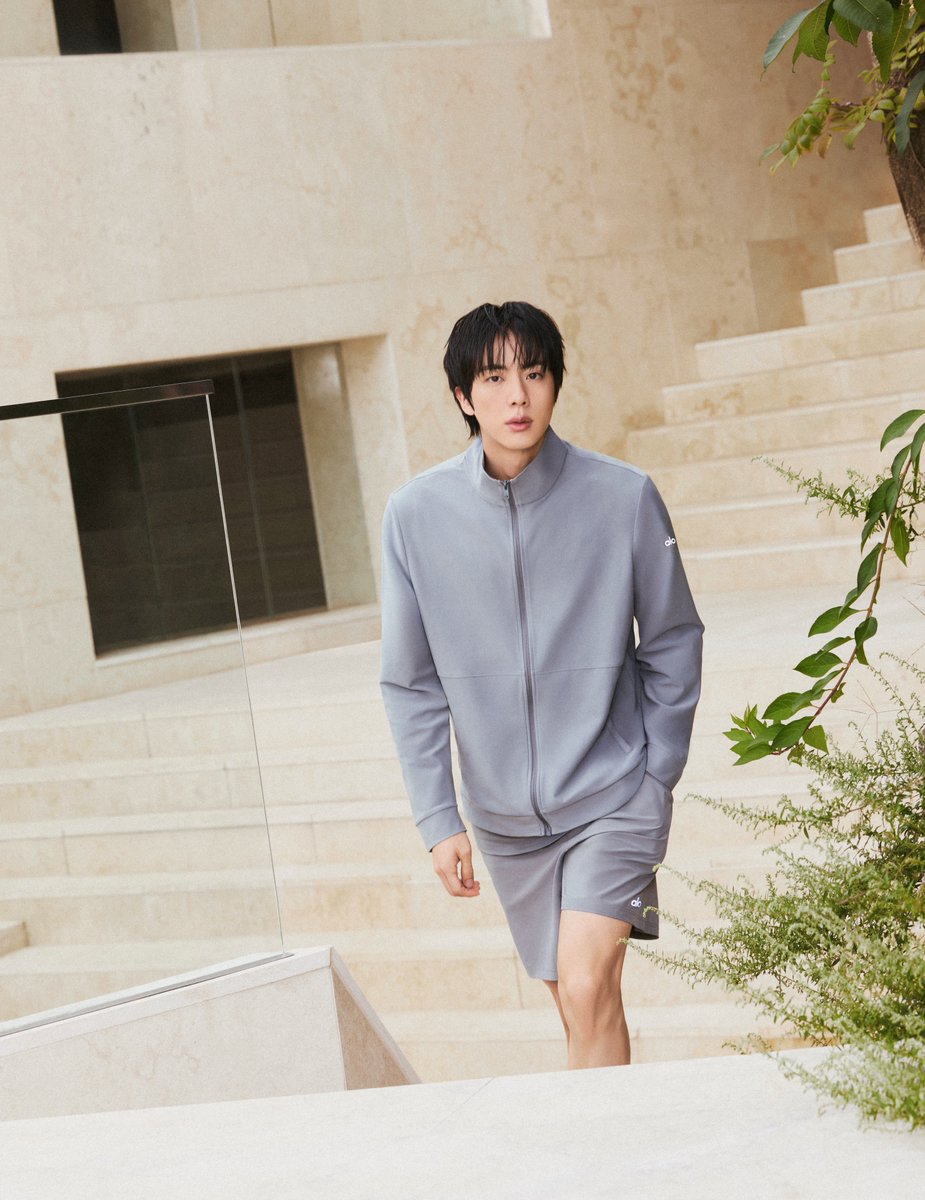 jinnieslamp's tweet photo. ALO OFFICIAL INSTAGRAM

“Jin in ALO for Esquire Korea, Wellness Edition.”

JIN FOR ESQUIRE KOREA
#JinxEsquire #aloxJIN
#Jin #ALO @aloyoga https://t.co/n0z2hO78YZ