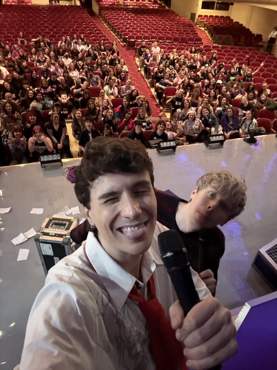 HLpreshowpics's tweet photo. PHARTFORD AND PHRIENDS https://t.co/8Z3dkL1Npc