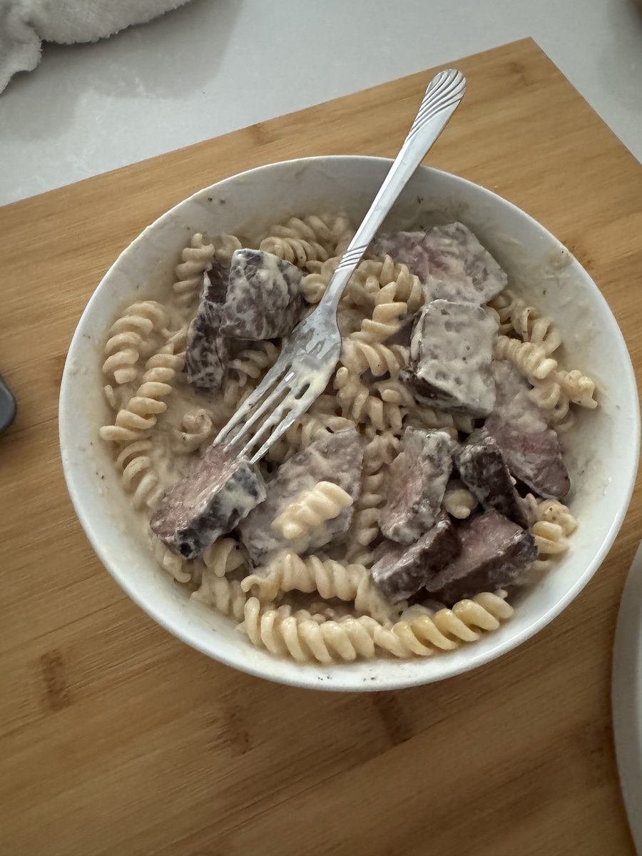 chubbyemu's tweet photo. thought my dinner tasted funny

I look at the pasta sauce cap after I finished everything

it was nice knowing you all https://t.co/cqnOIzvhtp
