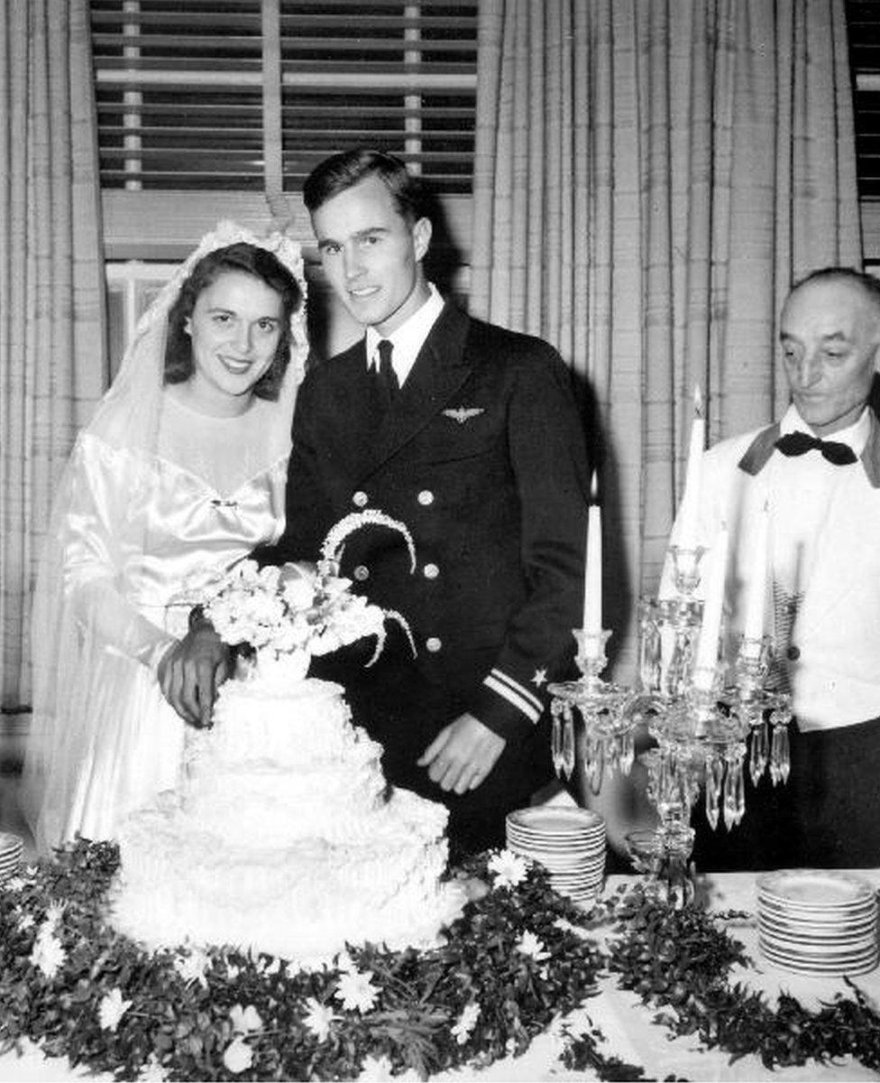 RealJimKremer's tweet photo. @TheRedPillHQ Why would you post a fake video that easily disprovable? Some of us remember her being First Lady and know that's not what she looked like or sounded like. Or how about their wedding photo? https://t.co/IJCS3ElVOa