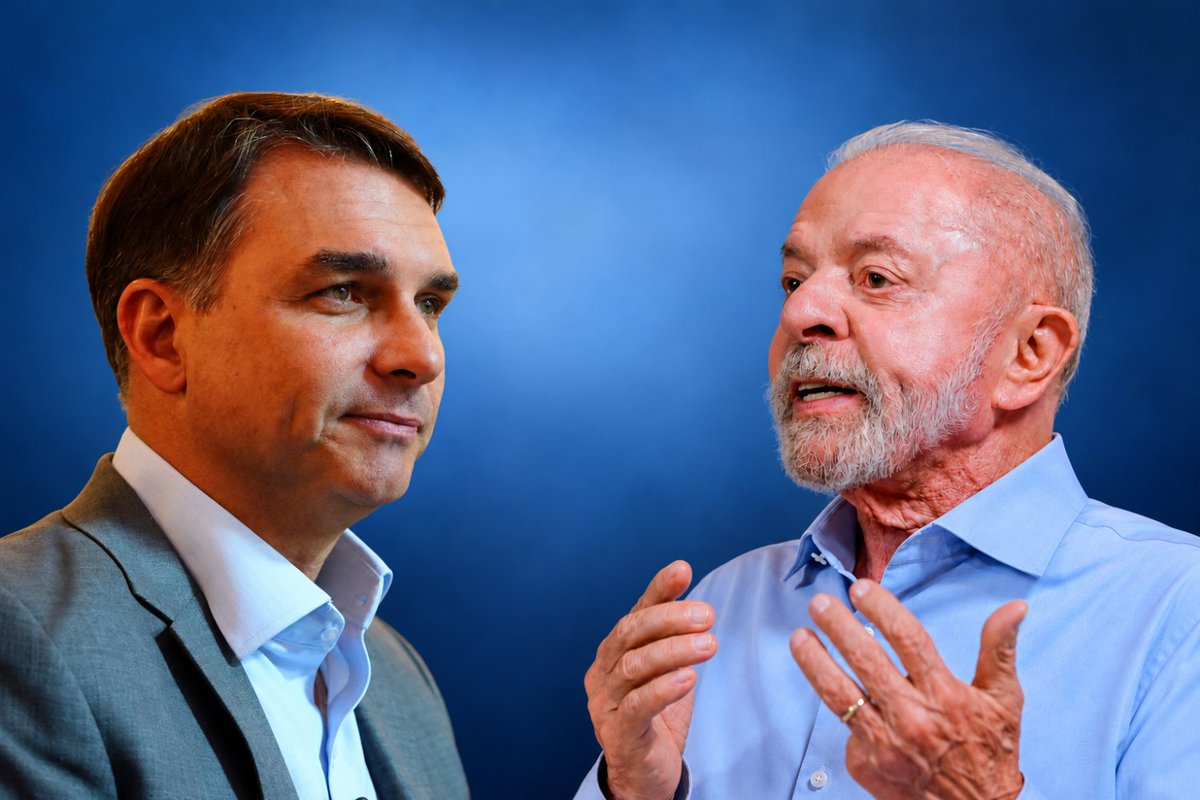 exame's tweet photo. Lula confirma presença em debate da Band, e púlpito de Flávio Bolsonaro ficará vazio https://t.co/EWFlFp1JQQ https://t.co/Vdkwn5gDz6