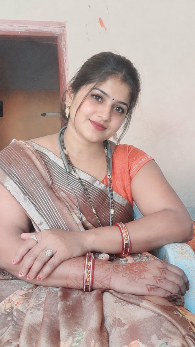 Sumanyda001's tweet photo. तेरे माथे की बिंदी, मेरा चाँद-सा ईमान,
तेरी दुआओं में मेरा नाम, मेरी धड़कनों में तेरी जान।
Good morning 🌞🌄🌞🌄 https://t.co/kQ49mZtRj7