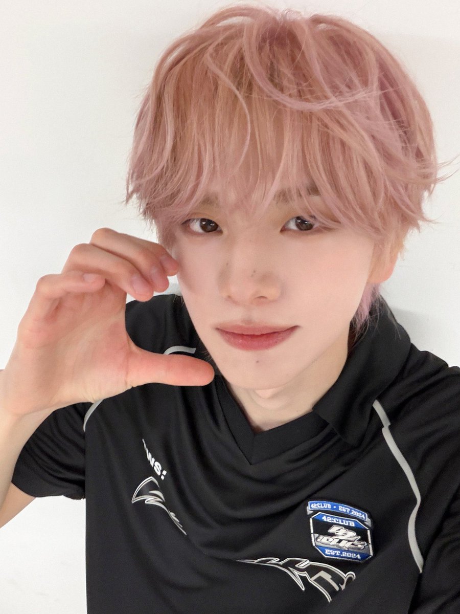 ilove_tws's tweet photo. #2026mamavote  #tws
 오늘도 투어팅💙 https://t.co/h1mwbm3jIq