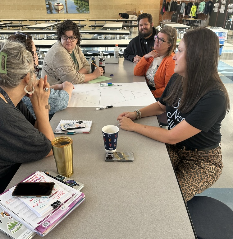 SevernaParkMS's tweet photo. Professional learning, collaboration, snacks, and staff fun! A little bit of everything during our Unity Day afternoon at SPMS.

#ParkPride #BelongGrowSucceed #UnityDay https://t.co/XGrE43Gvz5