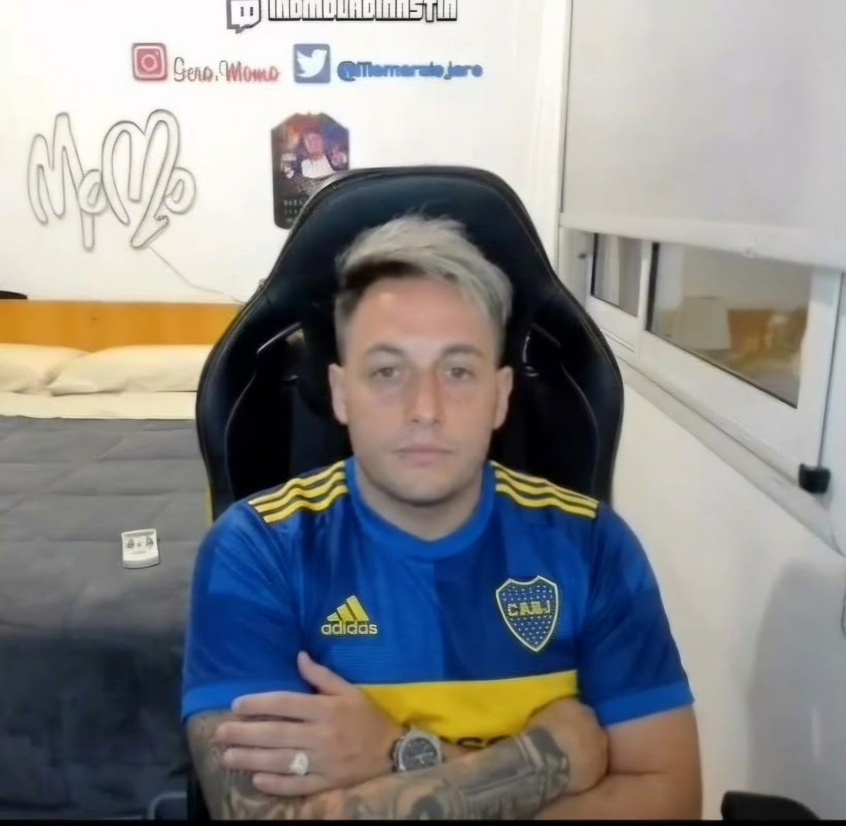 caini956's tweet photo. Yo viendo el partido de Boca https://t.co/Qv5afHmMSg