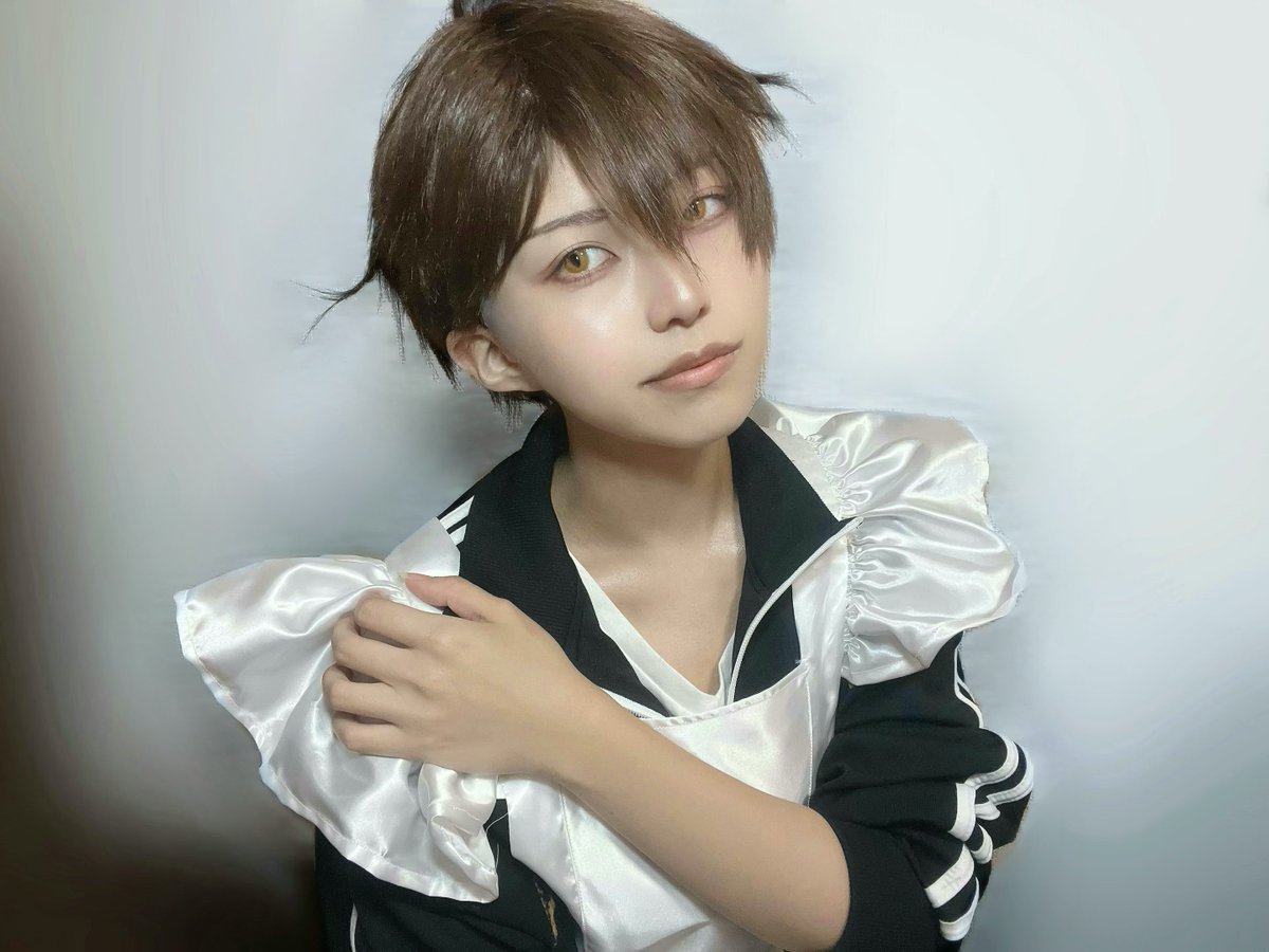 S_karashi_'s tweet photo. cos
大遅刻！
お誕生日おめでとうございました🎂✨️

ジャージメイドが公式なの本当にありがとうね https://t.co/iBSEoVnl5S