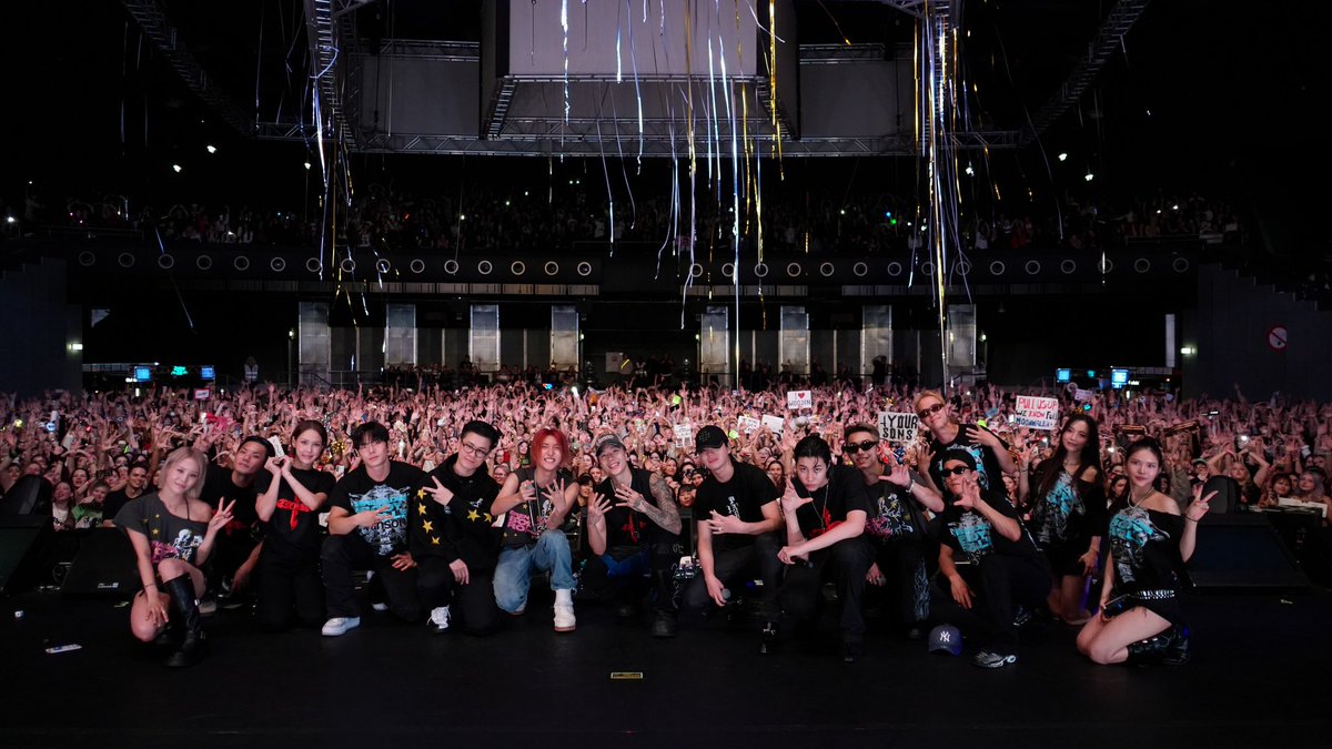 terjemahinRYUL's tweet photo. 261013 Serenades &amp; Body Rolls in Vienna

#률 #RYUL #롱샷 #LNGSHOT https://t.co/UTzuCdoIp0
