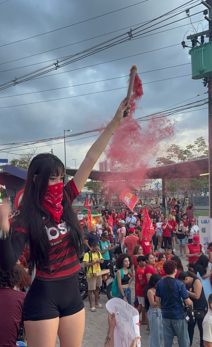 vasectomiya's tweet photo. que a nossa luta seja sempre por um mundo onde ninguém precise lutar pelo básico.

É LULA NELES PORRAAA!! https://t.co/9SzvCwW9p6