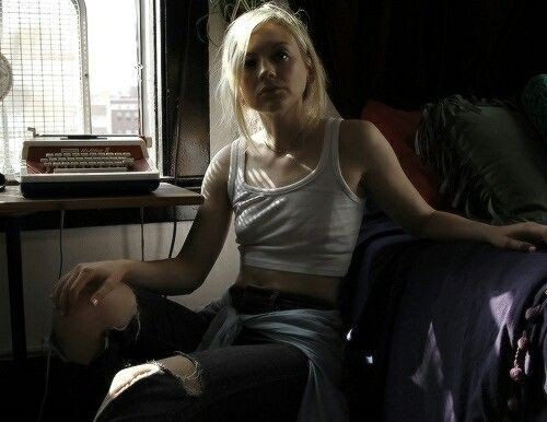 Samisfatt_'s tweet photo. @princessmeikko Emily kinney https://t.co/gqAZvCb2io