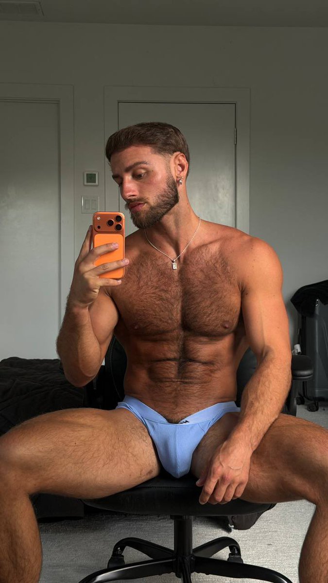ReillyGoldor's tweet photo. Thick thighs 😋🏳️‍🌈 https://t.co/nDovX4miE1