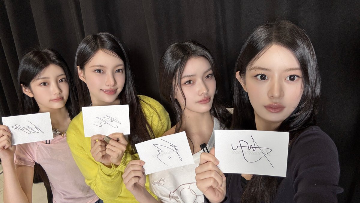 ILLIT_official's tweet photo. Pre-save &amp; pre-order ILLIT's 5th mini album 'BREAK EVEN' now!
Don't miss out on Limited Signed Postcards and Retailer Exclusive Photocards 💌

🔗 https://t.co/kSRkXreY7b

#ILLIT #아일릿 #BREAK_EVEN https://t.co/reNE910aRn