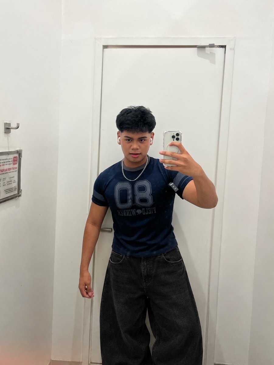 alterngolfuval's tweet photo. love this top sm, ibang top naman https://t.co/8kw08zY7Hn