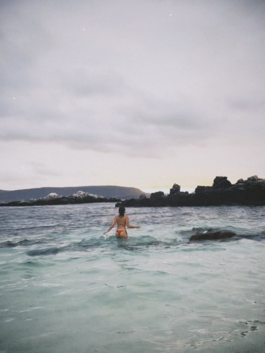 cqmmonburn's tweet photo. <3 feeling like a mermaid with this bikini https://t.co/0XTJA0Iw0i