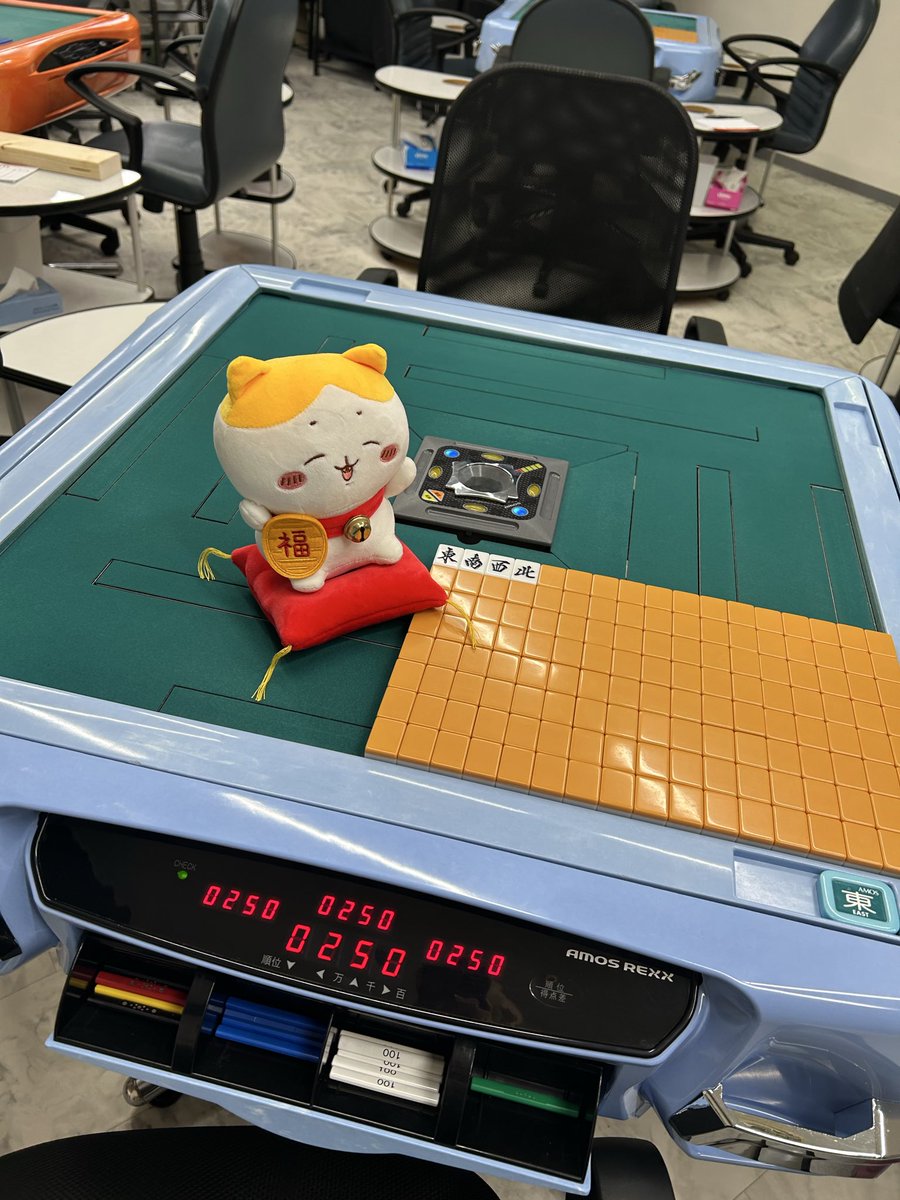 mahjong_toro's tweet photo. おはようございます☀
本日も10時〜24時営業です🈺
今日は一日小雨模様☂️
涼しい店内で麻雀しませんか🀄️
貸卓のご予約も大歓迎です🙌
ご来店お待ちしております🙇‍♀️ https://t.co/kEAf2Uhhfj