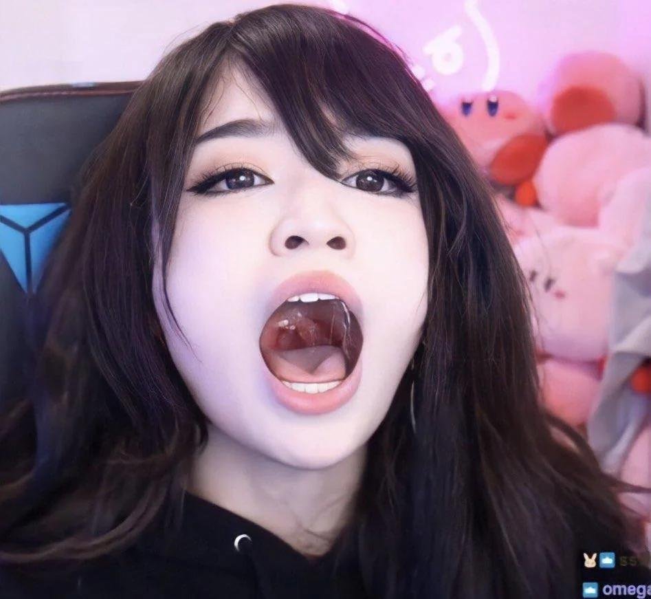 dd8353066347412's tweet photo. Rubbing my dick raw for emiru https://t.co/pQKfYi9Gd7