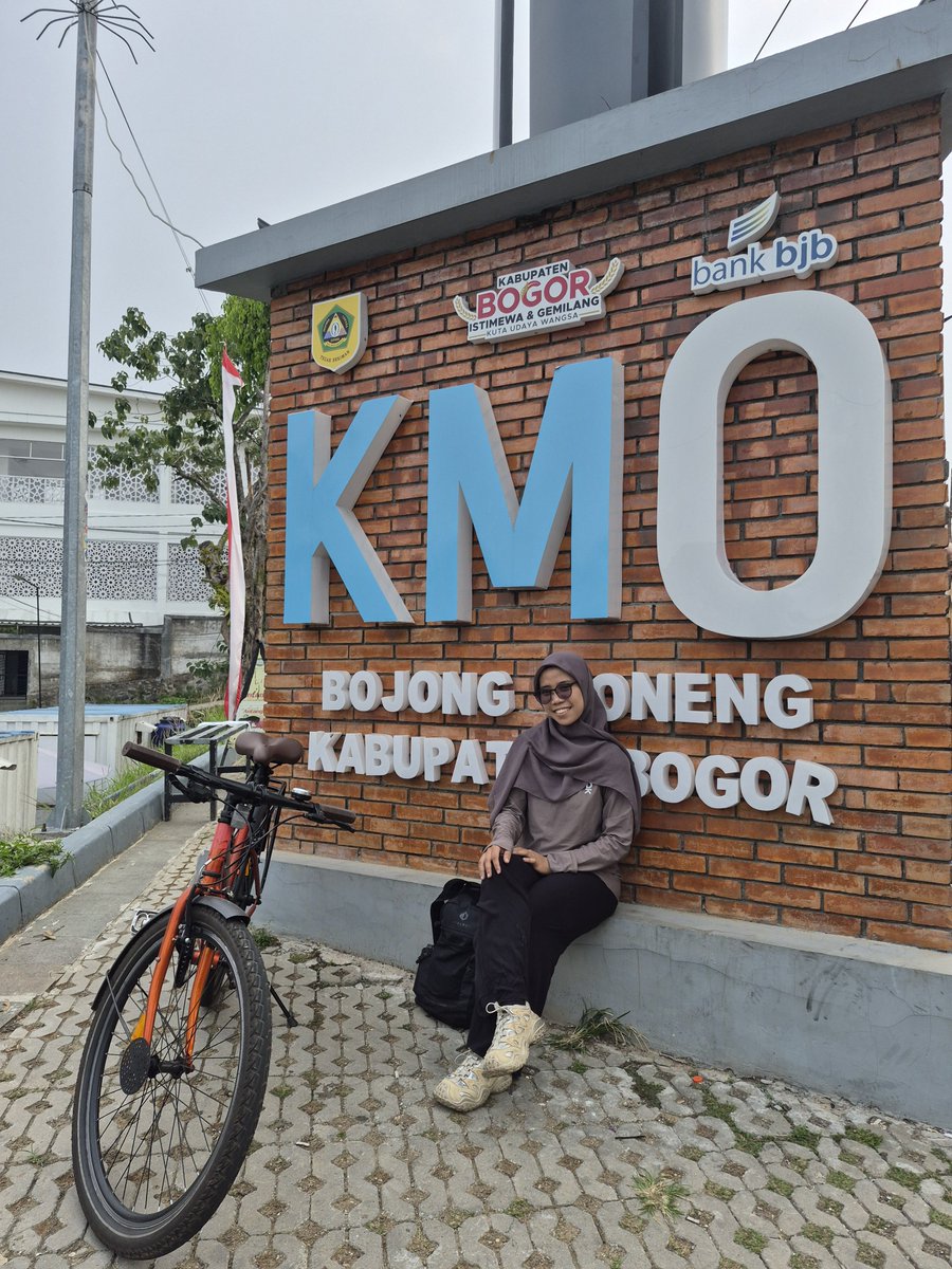 Annisard_'s tweet photo. fix sih! jadi ya kita bikin jersey?? 🥺😭🤩🖤 https://t.co/QT9LNcVSG0