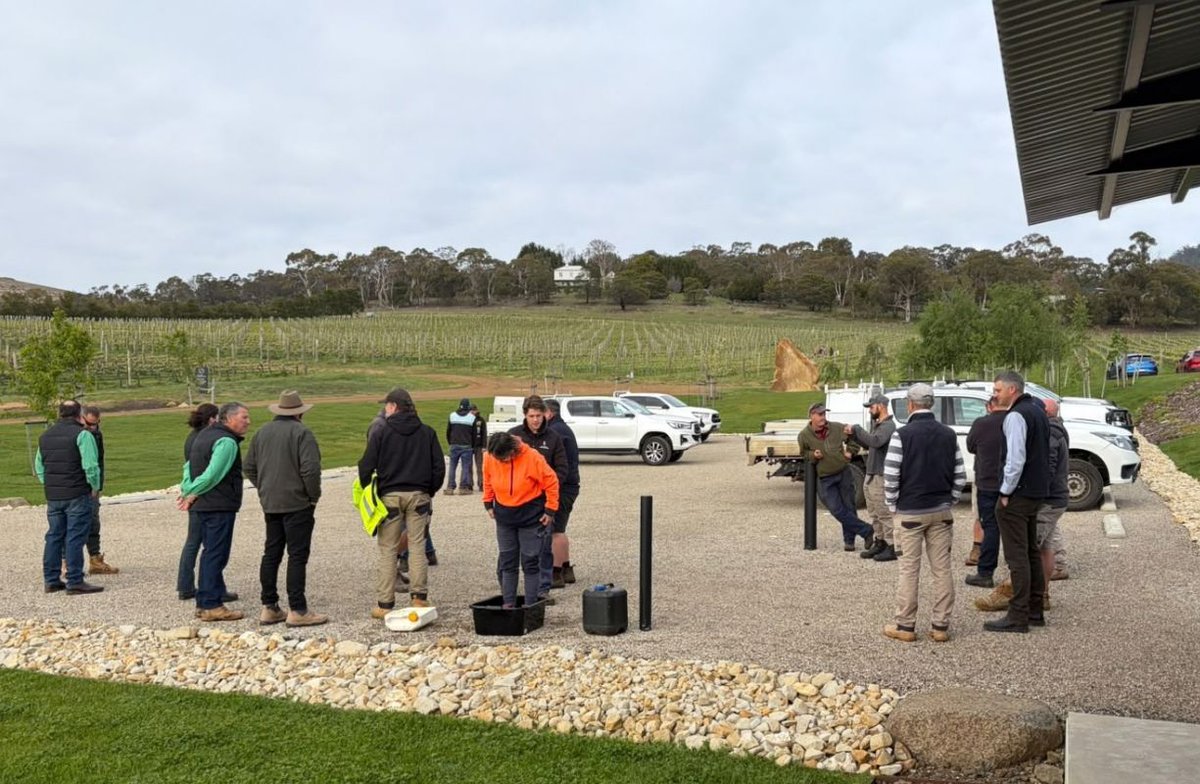 UPLAUSLtd's tweet photo. 🍇 Better spray coverage helps make every application count. 30 growers joined @AuNutrien &amp; spray specialist Don Thorpe in Tasmania for a practical workshop covering key UPL #Viticulture products, including #Thiopron® with a focus on better setup &amp; technique.
#UPLLtd #OpenAg https://t.co/Iw7SCnULqo
