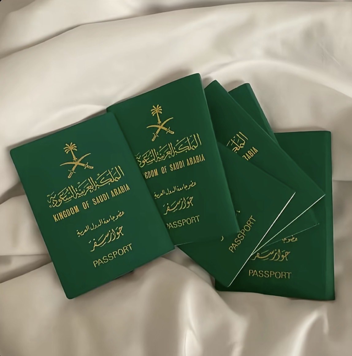 Hqsnaj's tweet photo. على الحرام انكم تحلمون به 🤫🇸🇦 https://t.co/LXIrSzV4EQ