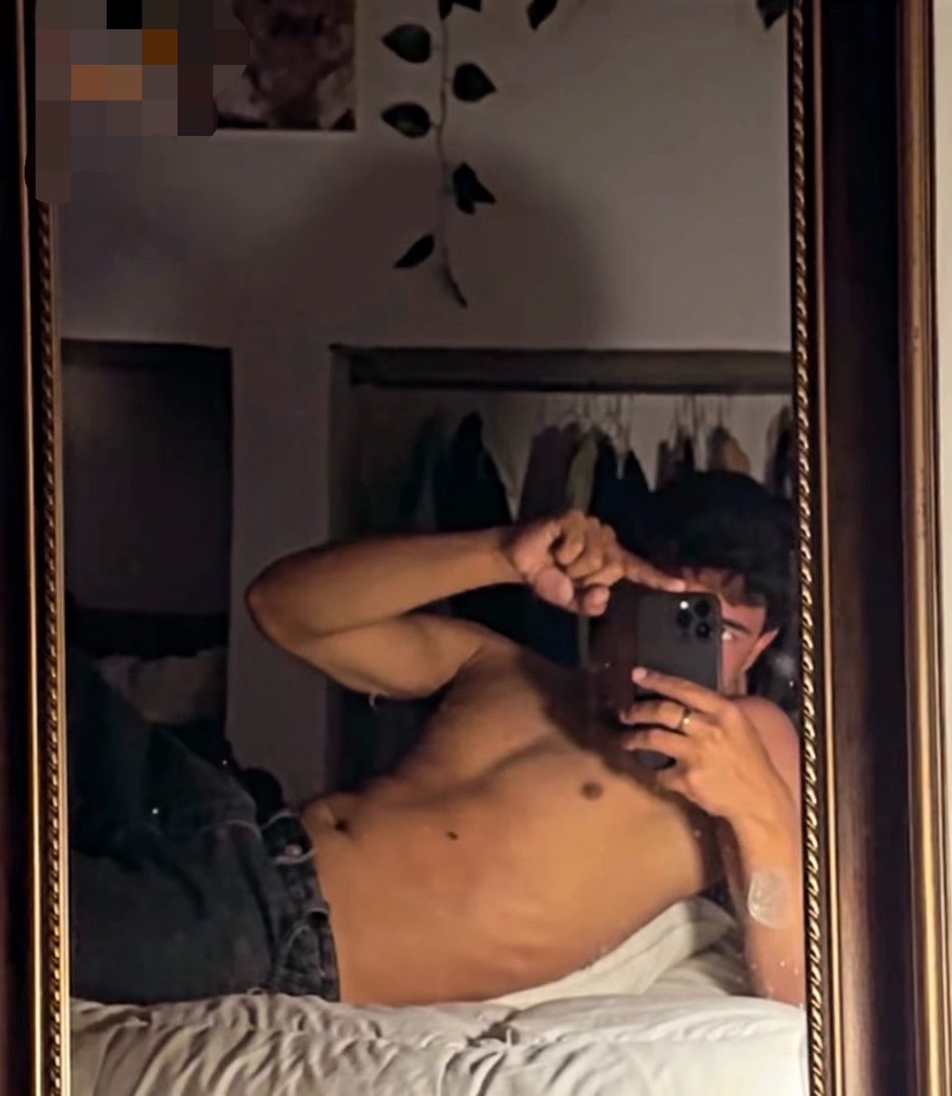 JesusSa66630879's tweet photo. Quien para chat hot? https://t.co/YHZgd6KPl0